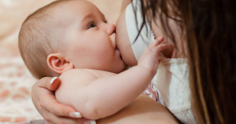 Breastfeeding On Demand Can Actually Make Life Easier